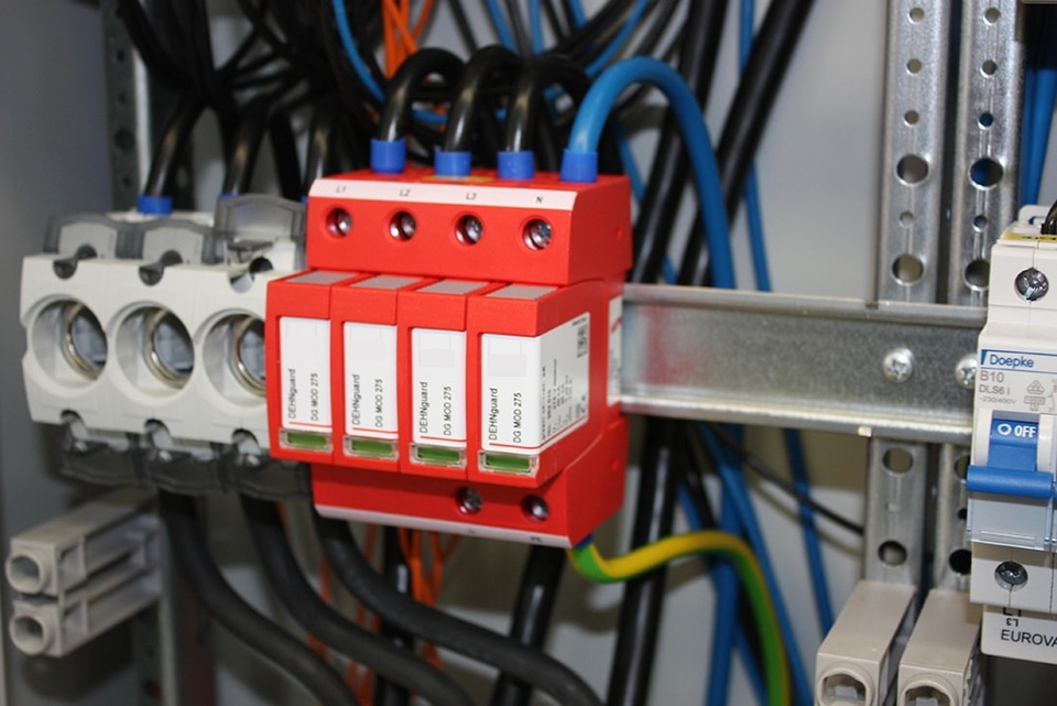 U berspannungsschutz bei Electric Arning in Waldkraiburg